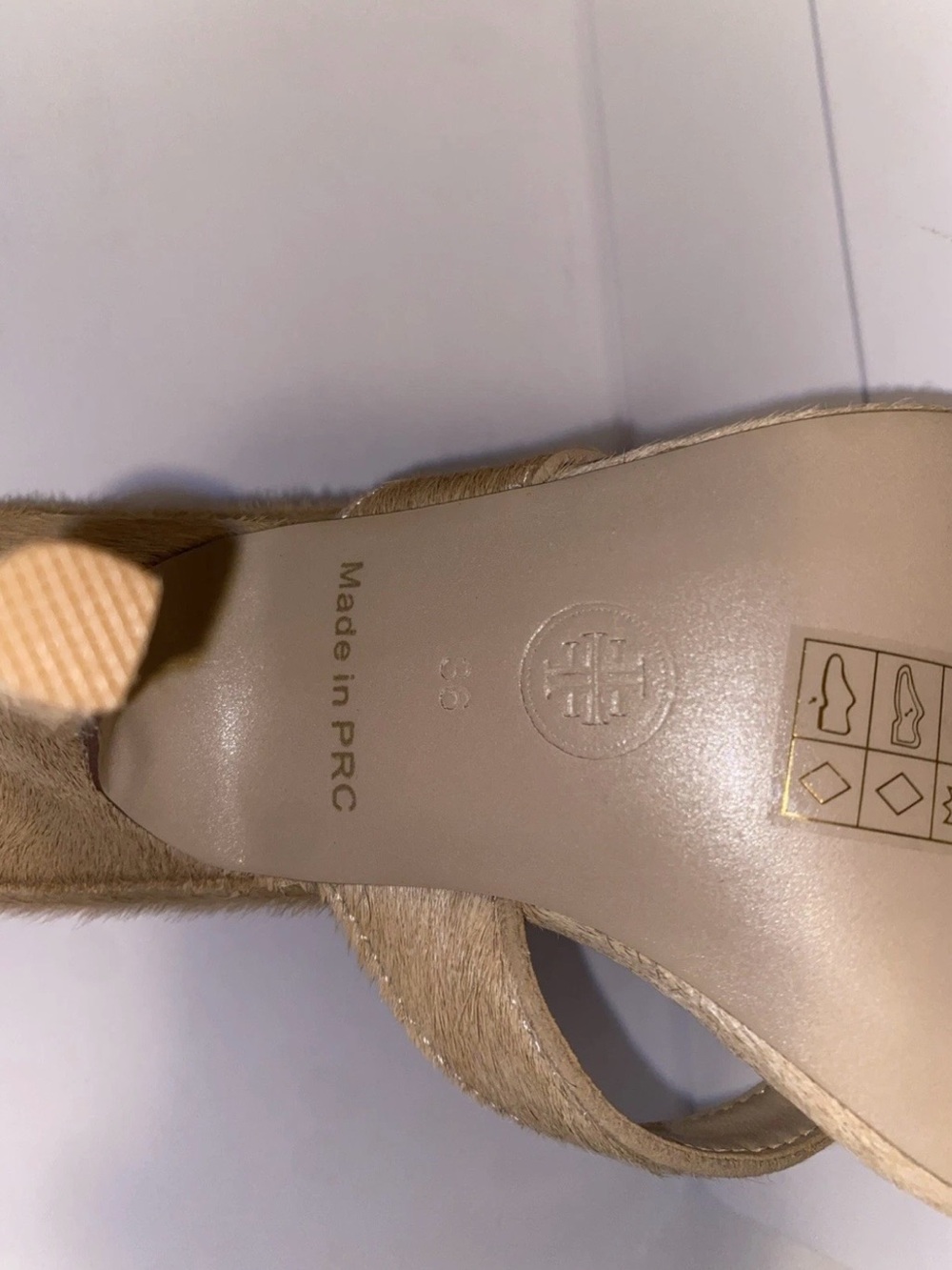 REVOLVE Tokyo Thong Sandal in Tan Calf Hair US Size 6 FEMME LA - NEW - Picture 9 of 16